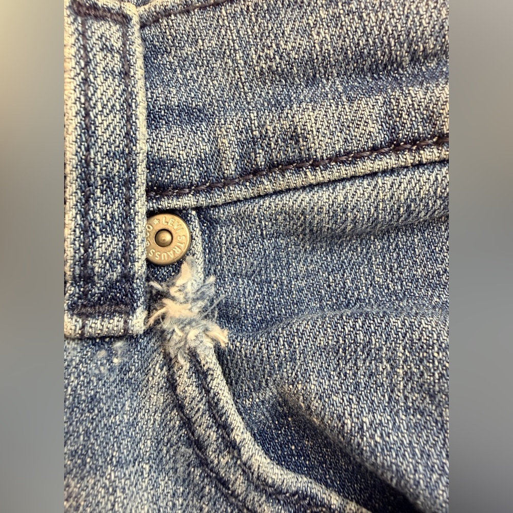Levi's 505 Straight Leg Women’s Light Blue Denim Jeans Size 4M Used/Good - Picture 8 of 10